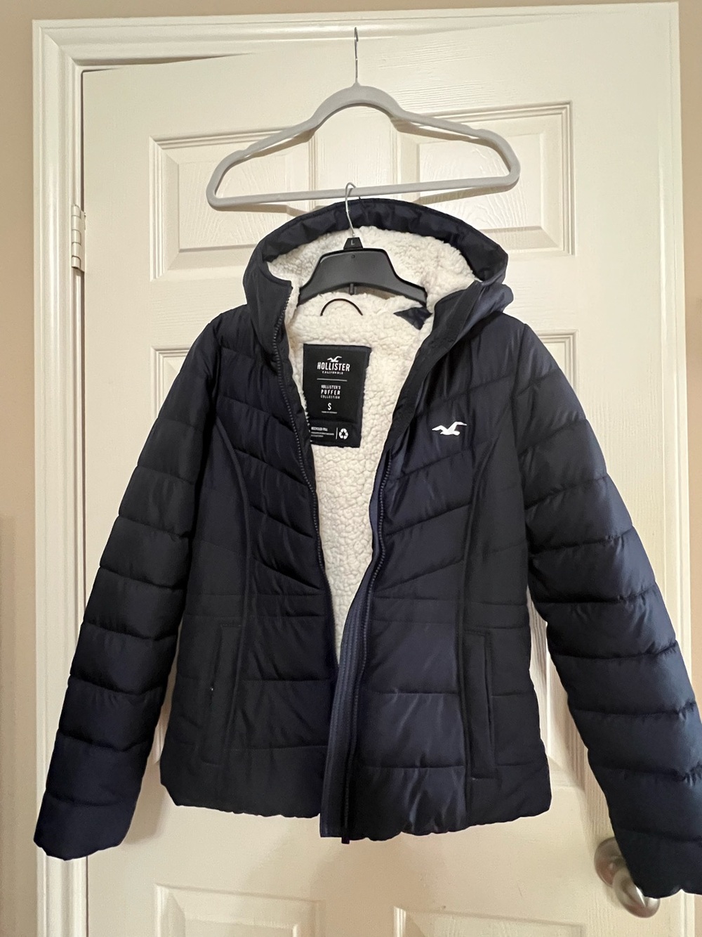 Hollister Navy Quilted Puffer Jacket with Sherpa Hood- Teens/Youth size